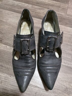 JOHN FLUEVOG Pointed Buckle Victorian Loafera 8.5 Strap Heels Black Goth